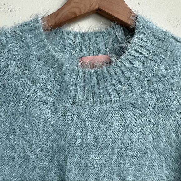 Show Me Your MUMU Women XS Vienna Sweater Frosty Blue Knit Shaggy Furry Winter - Picture 9 of 14